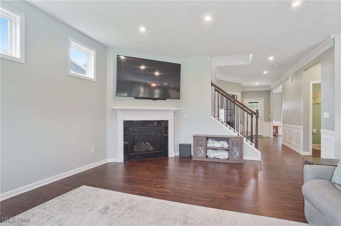 2562 Gianni Way