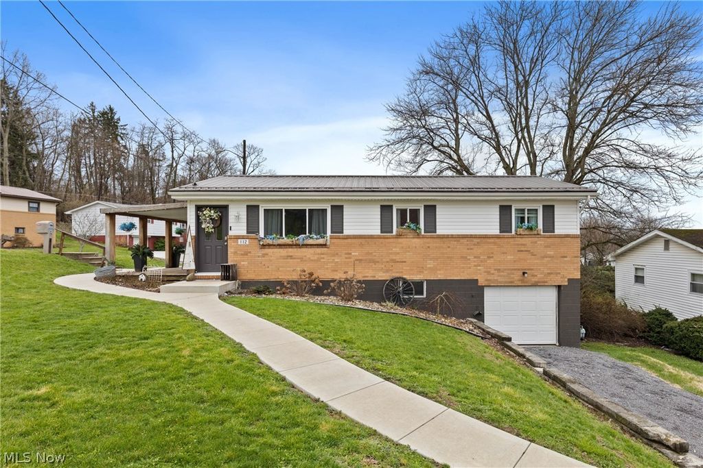 Photo of 112 Parkview Drive, Wintersville, OH 43953 (MLS # 5197043)