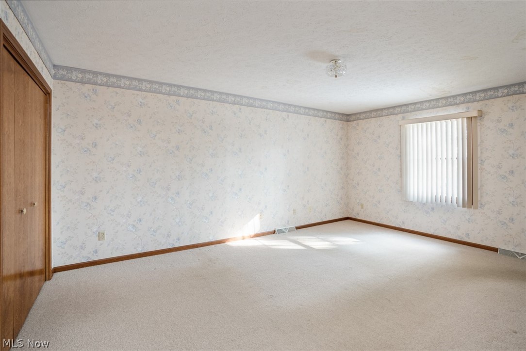 Shady Knoll Condo - Residential