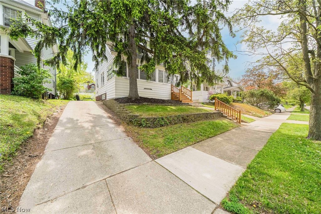 Photo of 20180 Hillcrest Drive, Euclid, OH 44117 (MLS # 5207608)