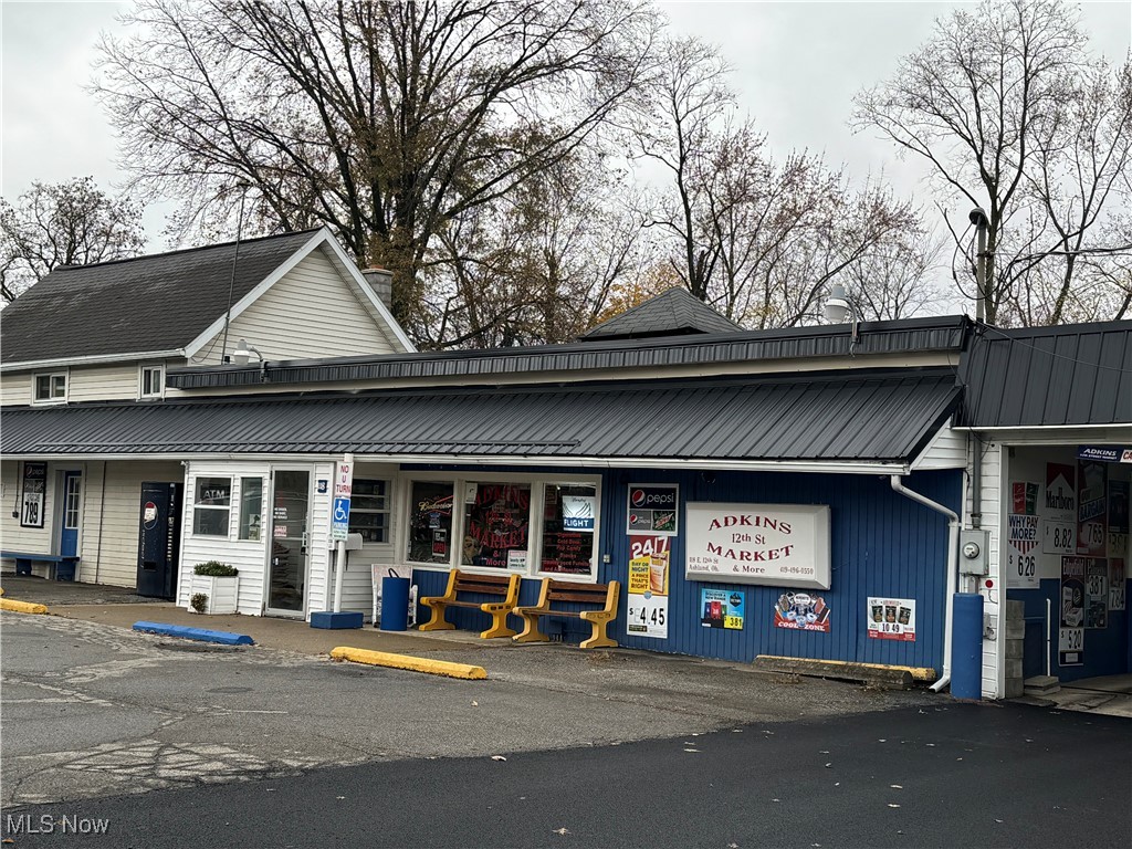 North Ashland - Commercial Sale