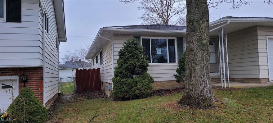 3 bedroom ranch with 1.5 baths, open floor plan, full basement and so much more.  Come and make it your own today!