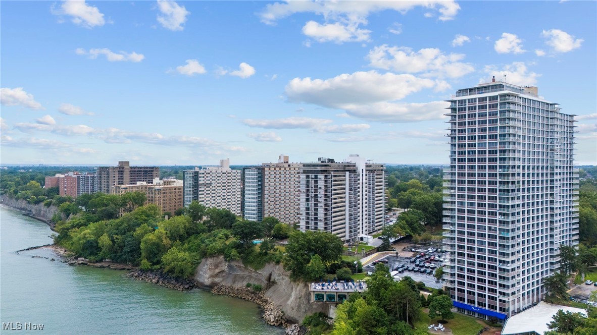 Meridian Condo - Residential