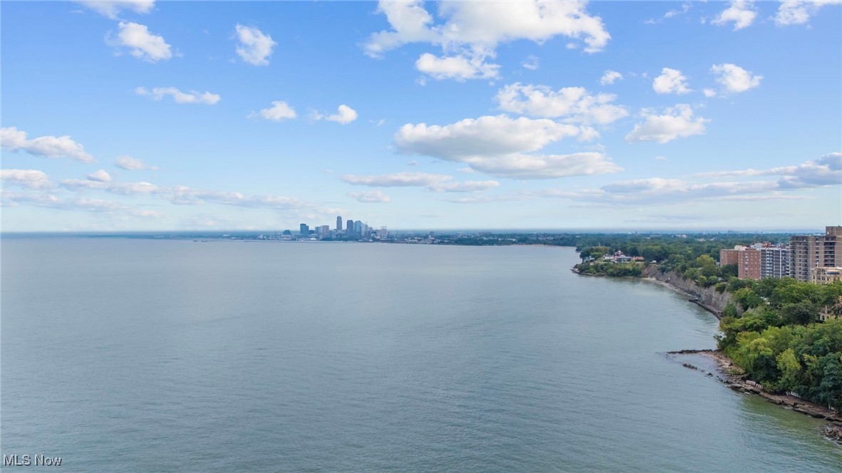 Meridian Condo - Residential