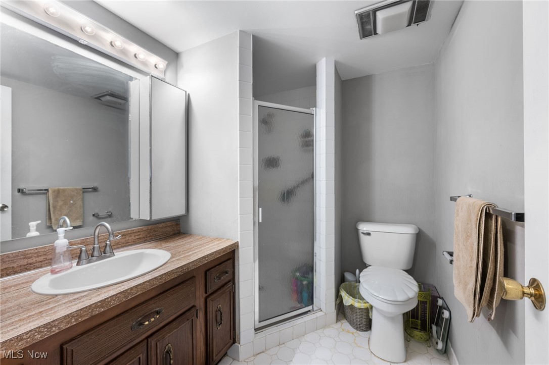 Meridian Condo - Residential