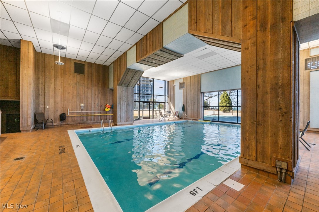 Meridian Condo - Residential