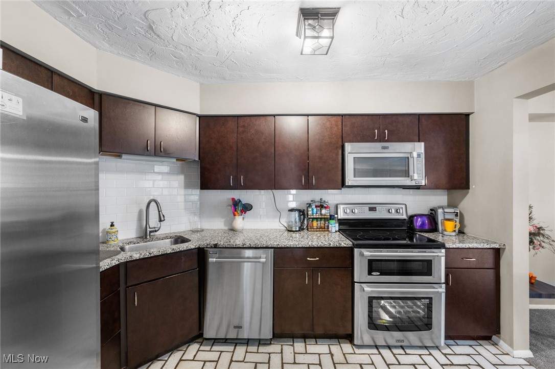 Meridian Condo - Residential