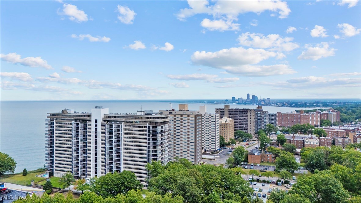 Meridian Condo - Residential