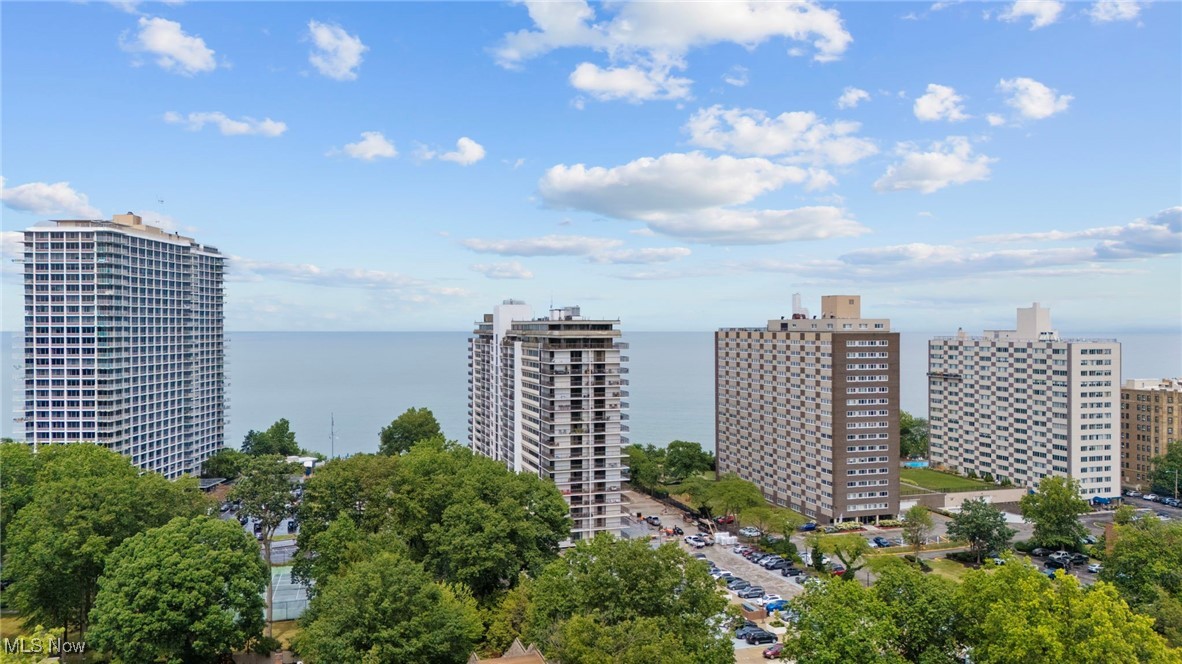 Meridian Condo - Residential