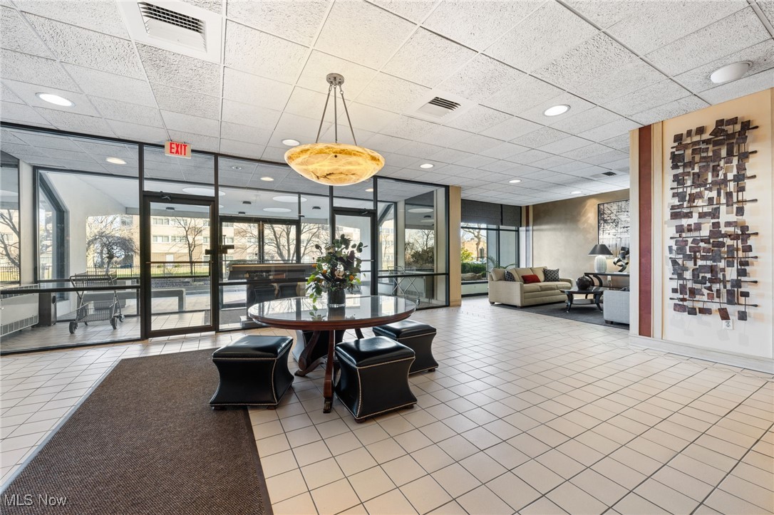Meridian Condo - Residential