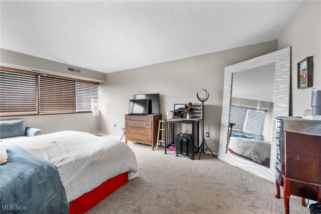 Meridian Condo - Residential