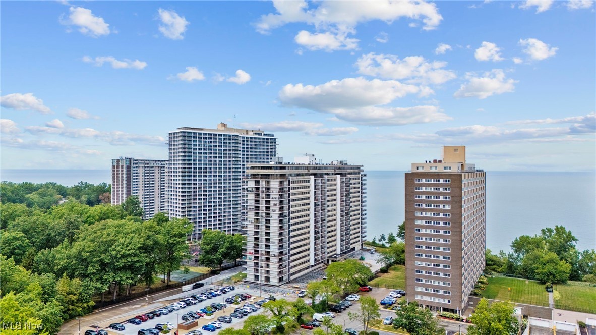 Meridian Condo - Residential