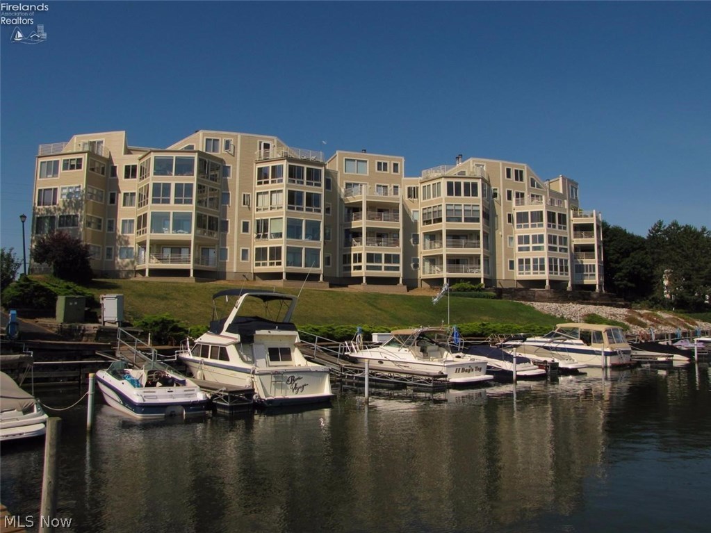 Beachwood Villa - Residential