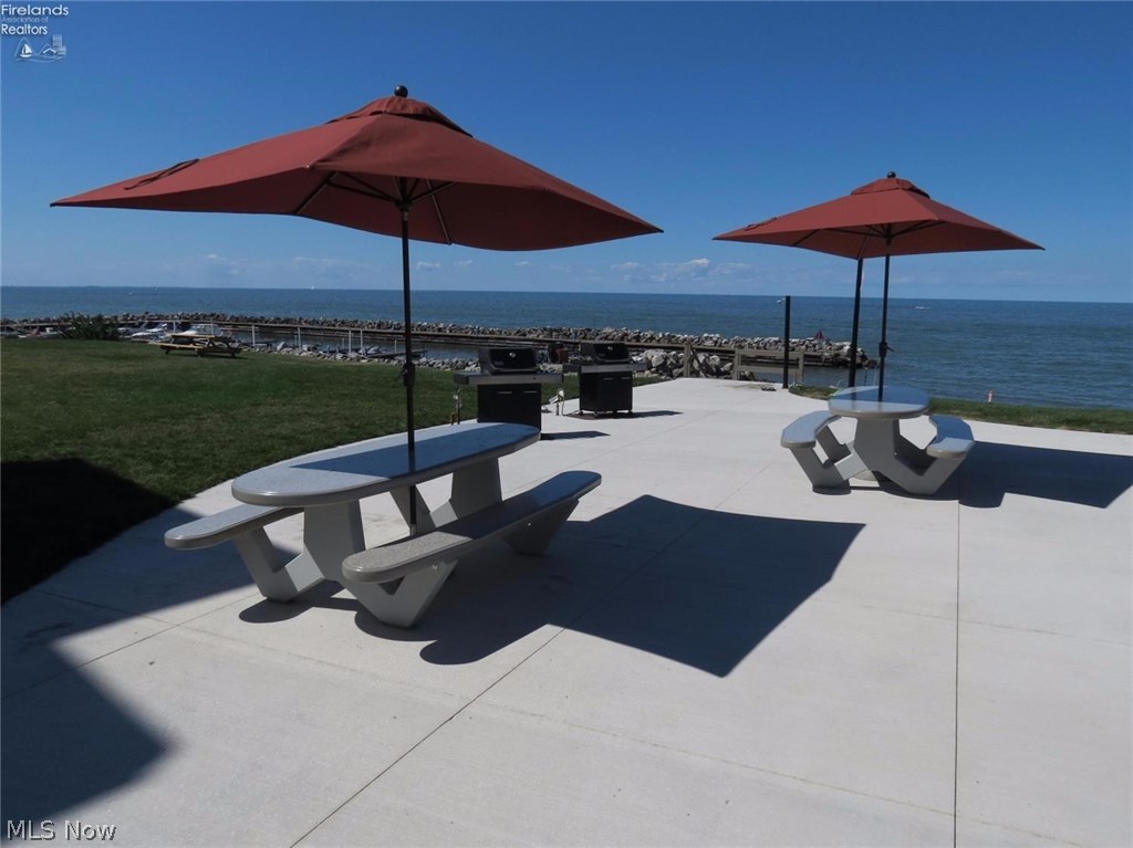 Beachwood Villa - Residential