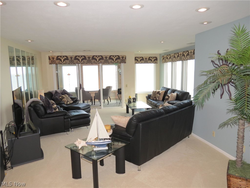 Beachwood Villa - Residential