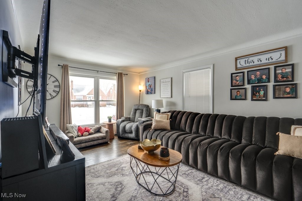 5502 Hampstead Avenue