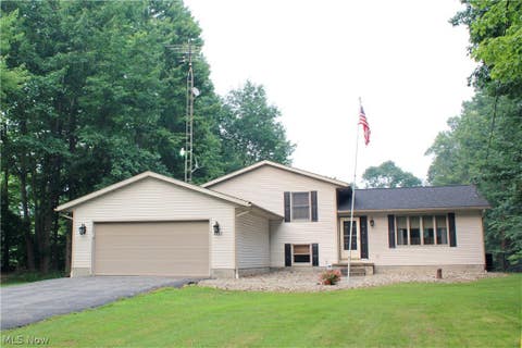 Homes For Sale - 9555 S Salem Warren Road<br/> Mahoning County, Salem, OH 44460