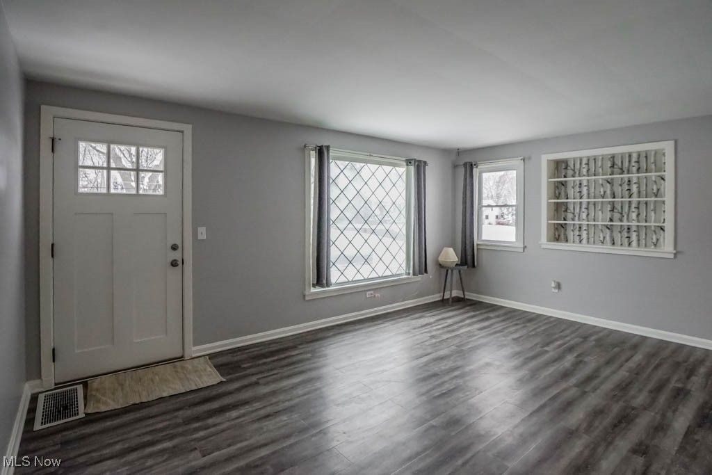 Photo of 3744 Edgefield Avenue NW, Canton, OH 44709 (MLS # 5179833)