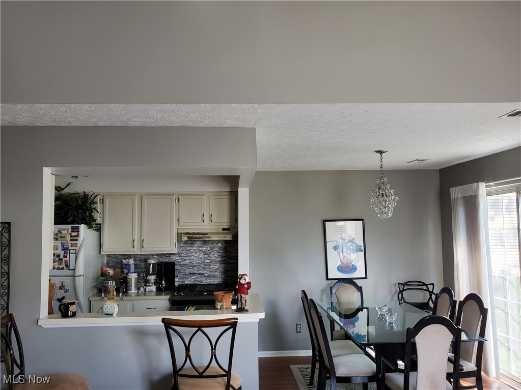 Northfield Center, Ohio 44067, United States, 3 Bedrooms Bedrooms, ,2 BathroomsBathrooms,Residential,Active,193024