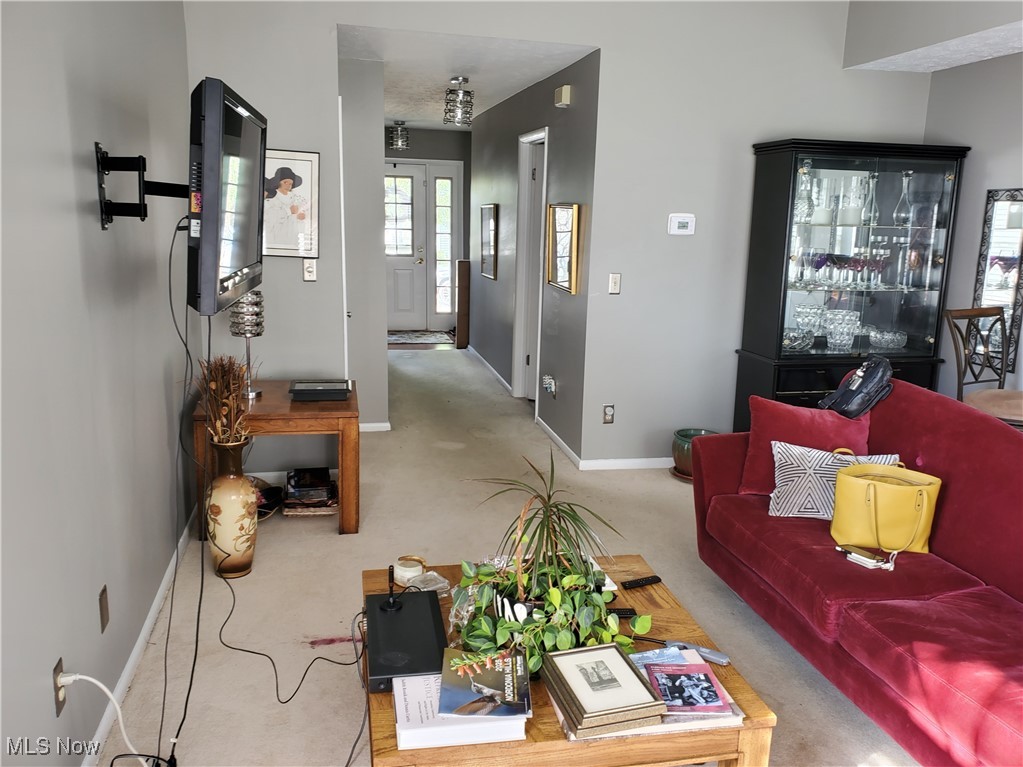 Northfield Center, Ohio 44067, United States, 3 Bedrooms Bedrooms, ,2 BathroomsBathrooms,Residential,Active,193024