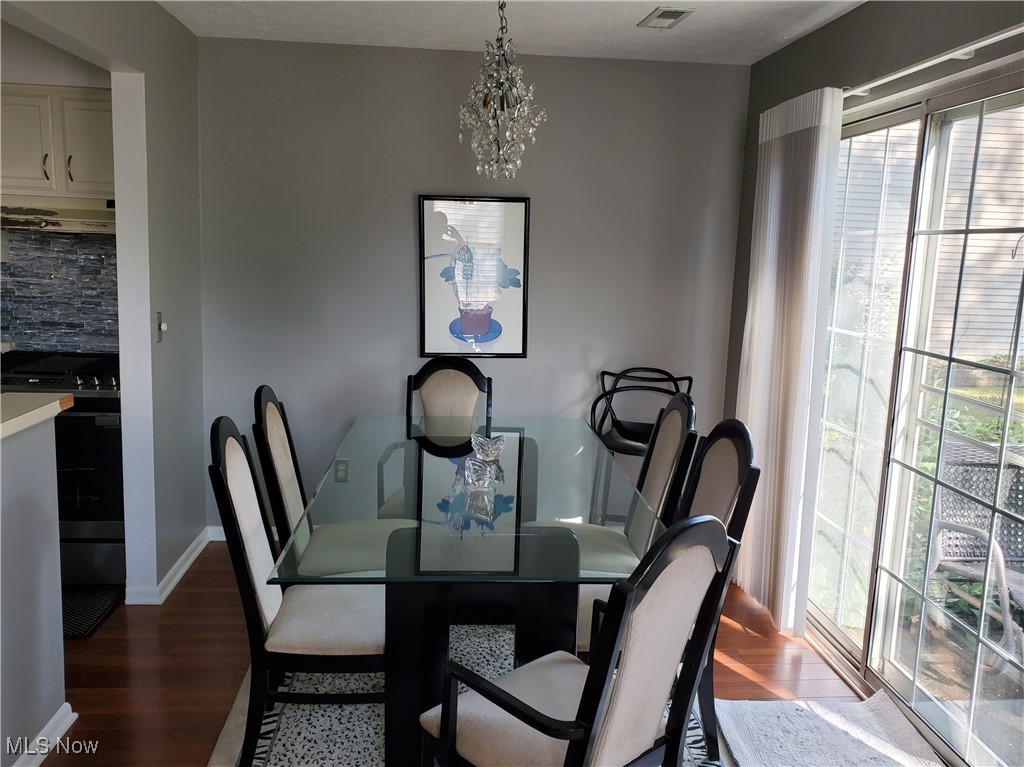 Northfield Center, Ohio 44067, United States, 3 Bedrooms Bedrooms, ,2 BathroomsBathrooms,Residential,Active,193024