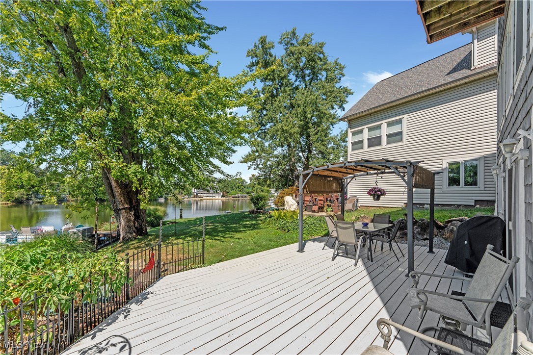 Willowdale Lake - Residential