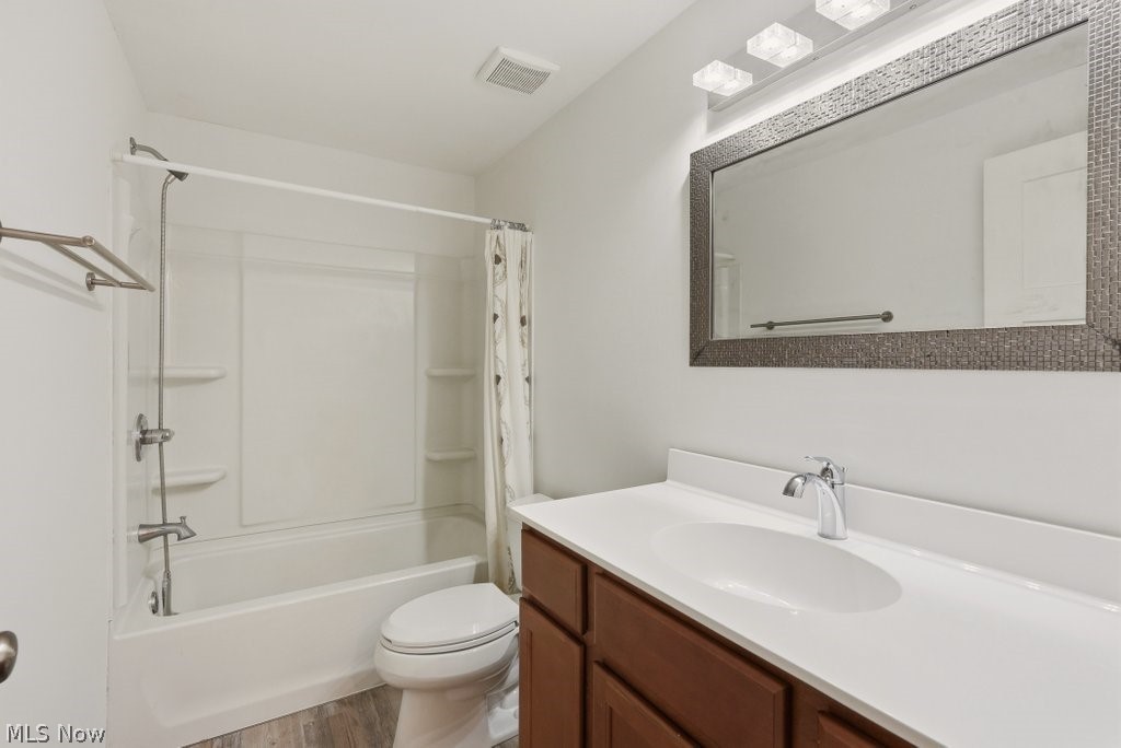 Woodland Lake Condo - Residential