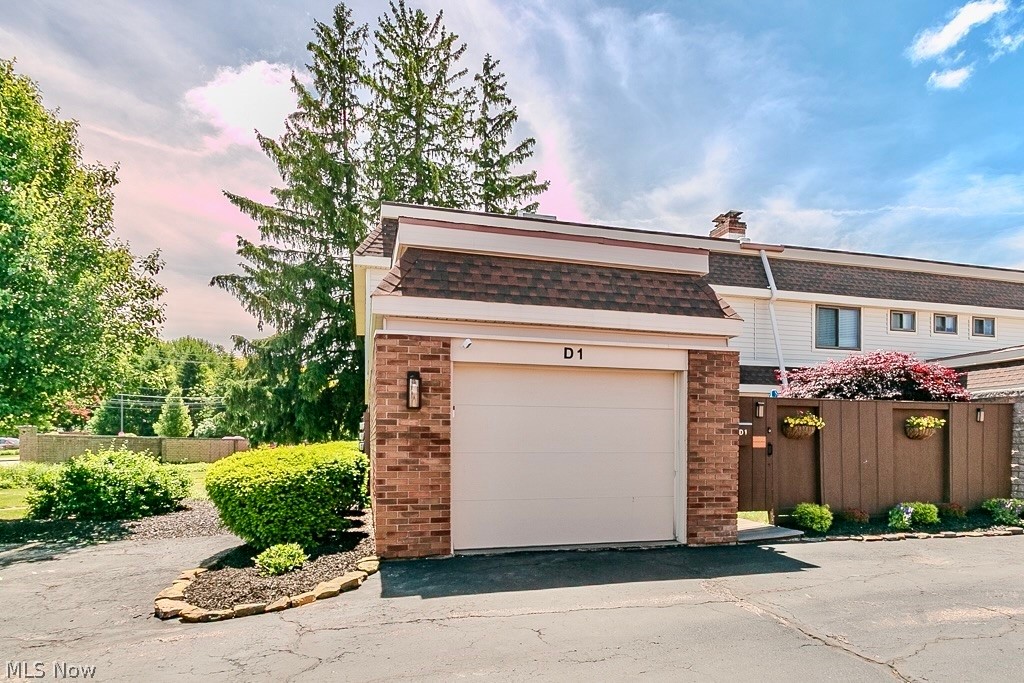 Chillicothe Road Condo - Residential