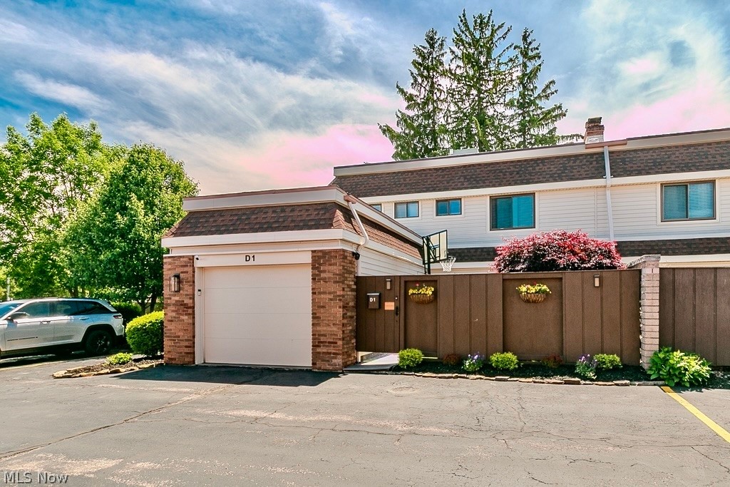 Chillicothe Road Condo - Residential