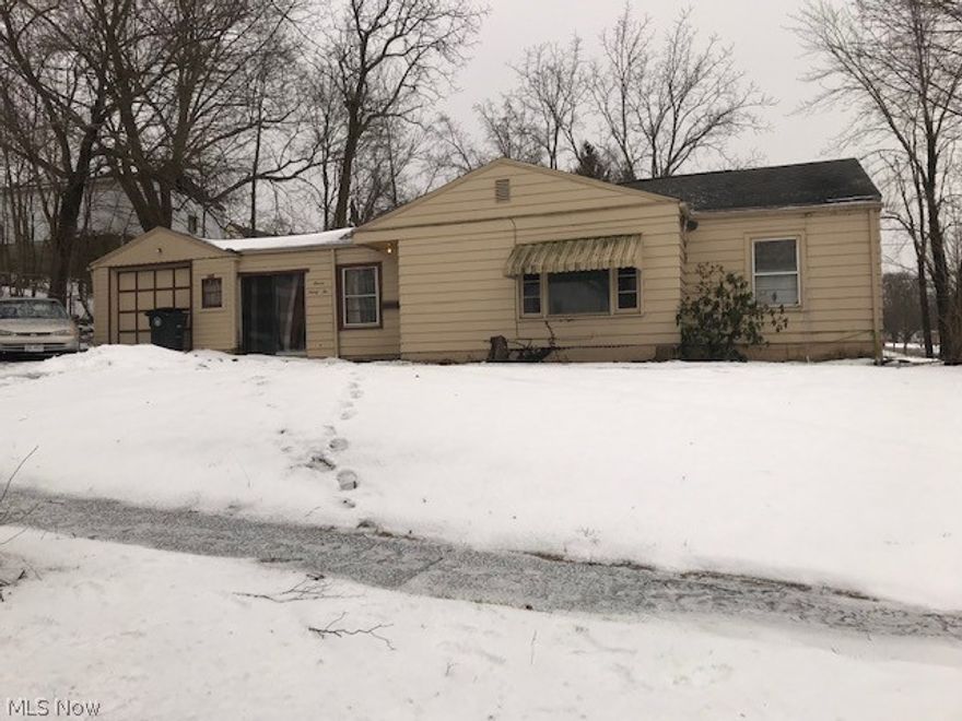 Great investment opportunity. 3 bedroom 1 bathroom ranch.