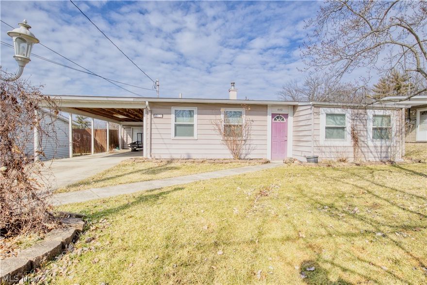 Great affordable homes in Girard aren't easy to come by.  A list of recent updates include: Furnace/AC (2020), roof (2018), Bathroom remodel (2019).