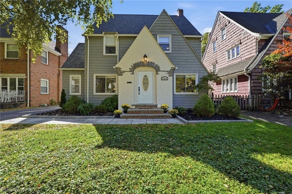 3390 BLANCHE AVE, CLEVELAND, OH 44118 - Image b1b461dff77fad10b6d50a3fe8a118da/1843418995