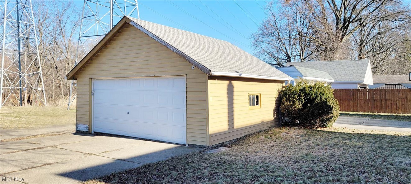 9316 Outlook Drive, Brooklyn, Ohio image 3