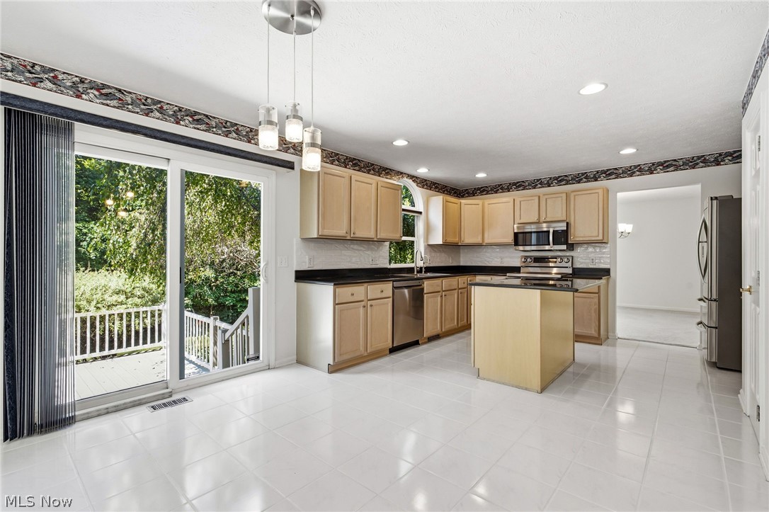 408 Driftwood Court