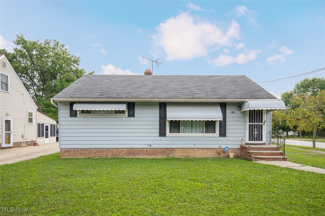 4335 W 182nd Street