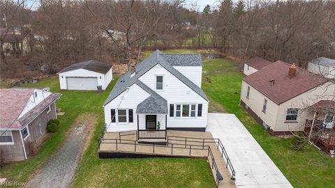 Homes For Sale - 2526 Stocker Avenue<br/> Mahoning County, Youngstown, OH 44505