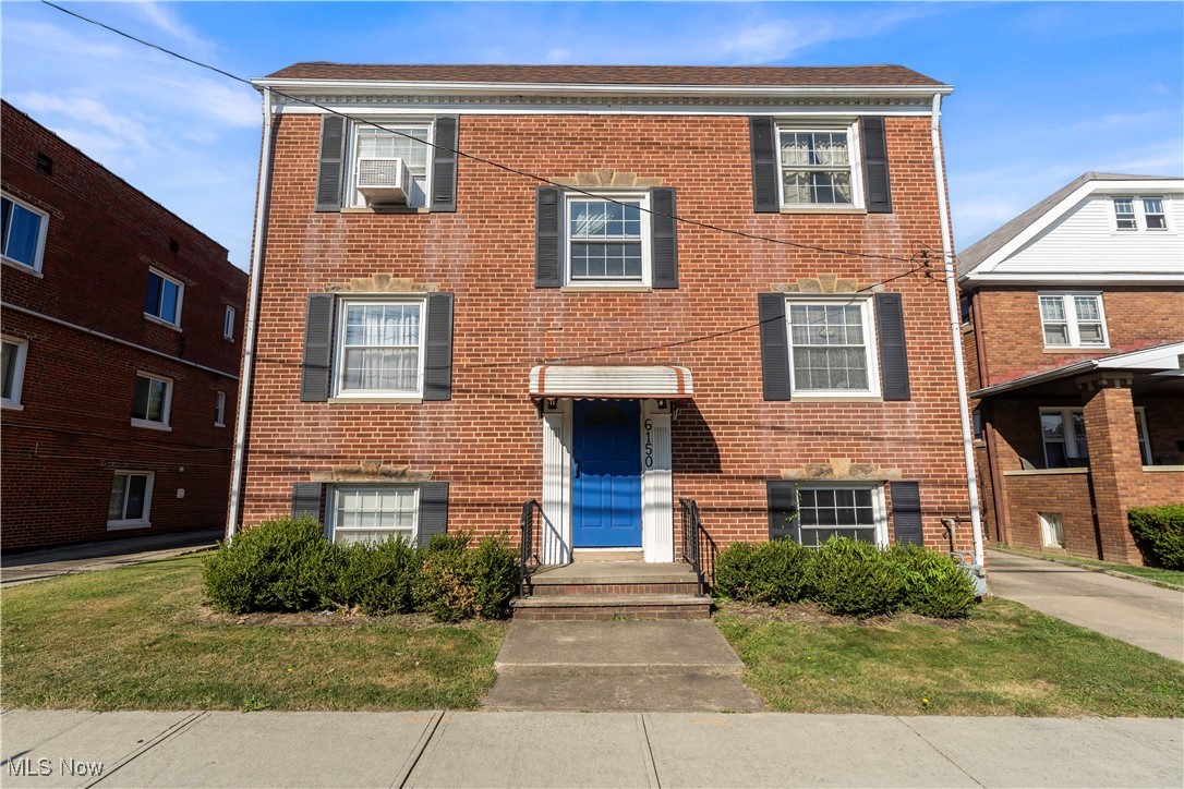 6150 Ridge Rd | Unit 1, Parma - Spacious studio with 1-bath! //
$ 895 rent / $ 895 deposit //
$55 application fee per adult //
1-2 pets OK in this unit. After application pre-approval, a PetScreening is required for any animals to proceed with one of our properties; a PetScreening affidavit is still required if you have no pets. (Some breed restrictions apply per HUD guidelines). //
NO SMOKING //
1 time $139 non-refundable set up fee paid at lease signing //
$35/month required resident benefit package; can include personal property/liability insurance for an additional $10/month for $45/month total. //
After application Pre-Approval 1 applicant per household application is required to fill out a PetScreening application, before being about to proceed with placing a Reservation Fee for one of our properties. You will receive a pre-approval for your application and in order to proceed, the PetScreening is required. Even if you have NO pets - this application must be filled out. One time, non-refundable pet fee of $250-600 per animal applies to all pets & must be paid before or when you pay your first month rent. (No fee for qualified assistance animals). //
Our application is processed through secure site: Findigs, and they require ID and income verification. Without this, your application will not be processed. They offer 24/7 chat support on their application directly if you have any questions. //
BEDROOMS: studio //
BATHROOMS:1 //
APPLIANCES PROVIDED: Fridge and stove //
UTILITIES / RESIDENT RESPONSIBILITY:HEAT INCLUDED; resident pays electric and hot water gas only. //
Serious inquiries only.