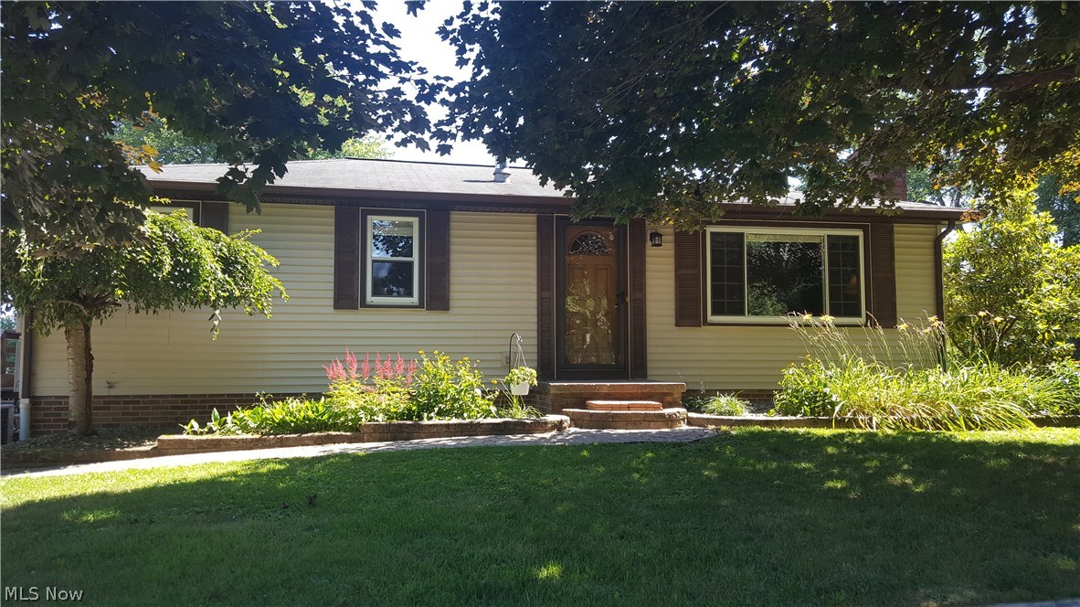 Welcome to 865 High Street! This 3 bedroom ranch has an extra lot to offer, and a 4 car garage!!! (2 car attached, 2 car detached) Some of the many features include updated kitchen, newer flooring, fireplace, walk-out basement, private no outlet location, new concrete driveway (2017) new 10x16 outbuilding (2016) all appliances are staying with this well landscaped beauty, call today before it's GONE!!!