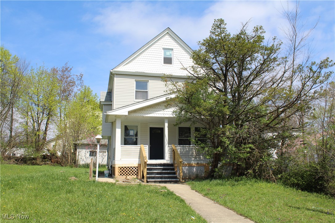 View Cleveland, OH 44105 house