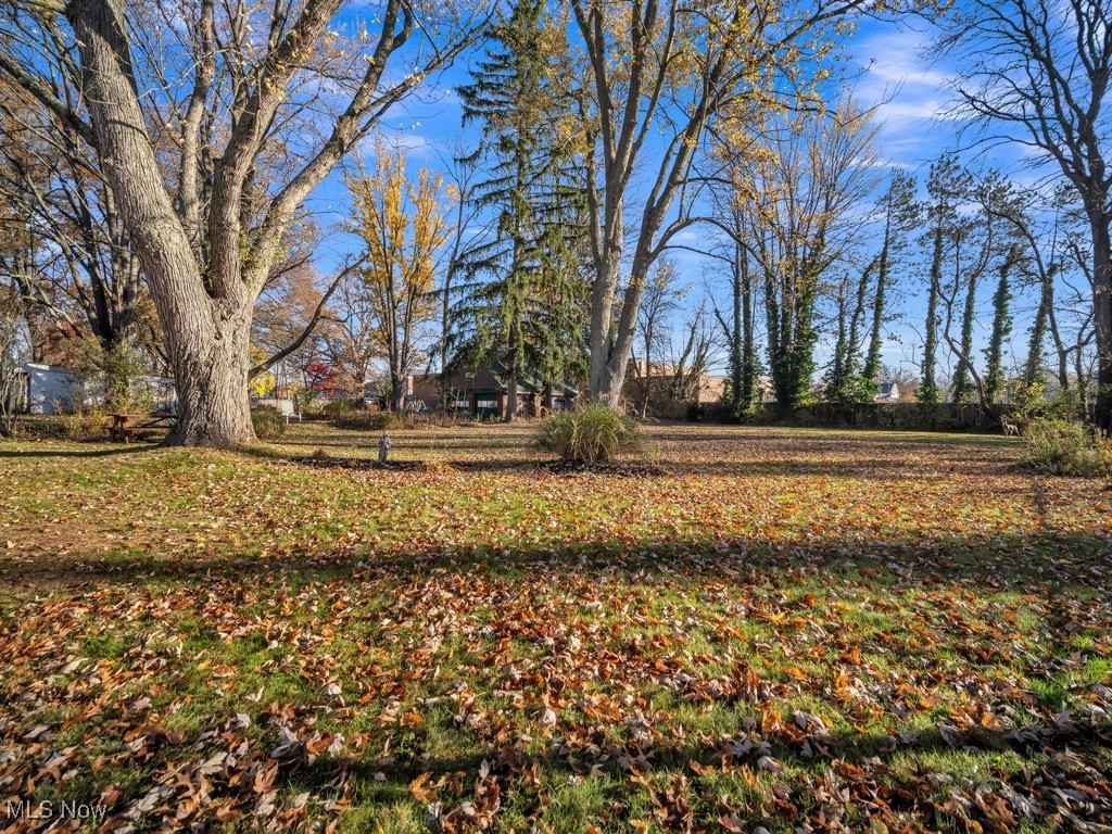 5495 Burns Road, North Olmsted, Ohio image 11