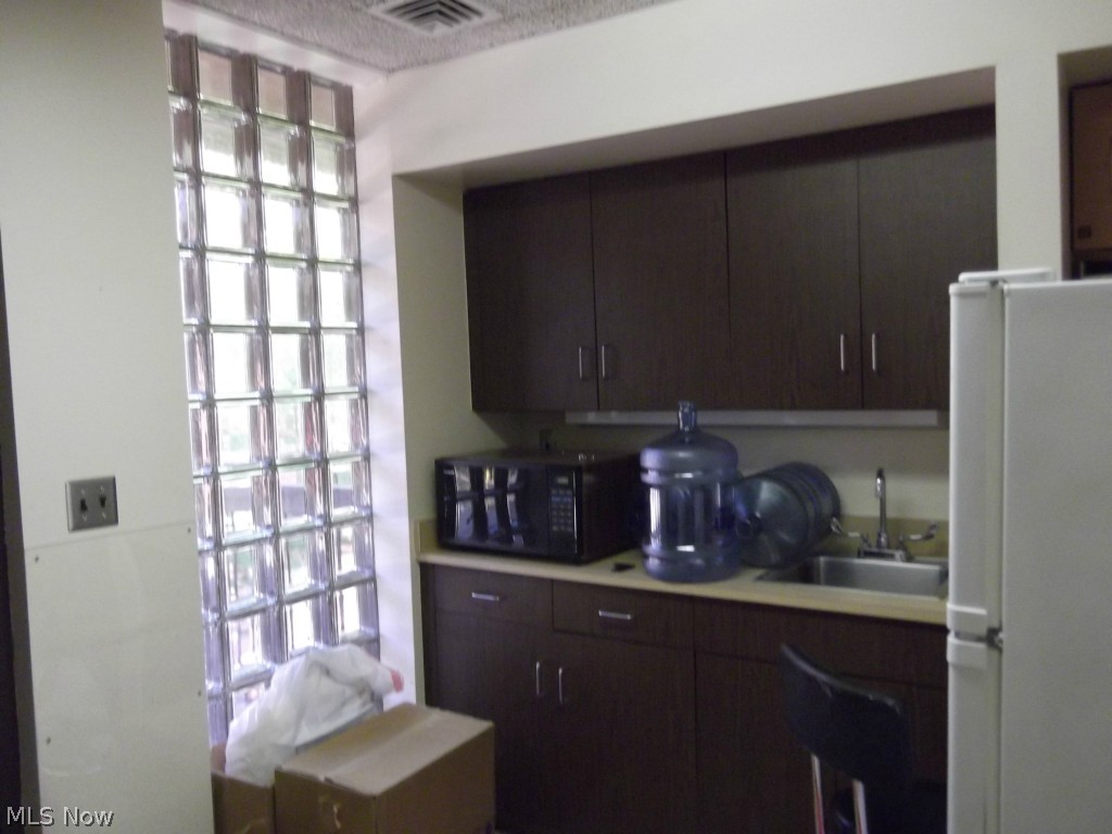 Swallowtail - Commercial Lease