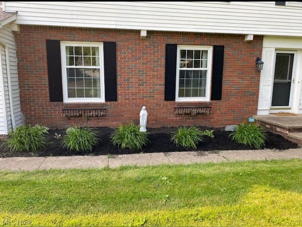 Photo of 9360 Sunrise Court, Mentor, OH 44060 (MLS # 5192497)