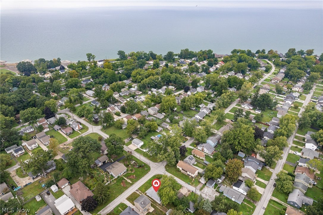 6243 Iroquois Trail