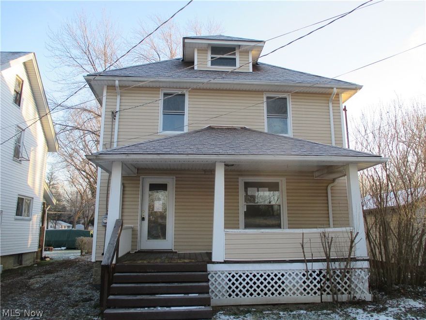 3 bedroom, 1 bath home, located on the edge of town, has original wood trim, updated kitchen, front porch and quaint back yard...property sold as is