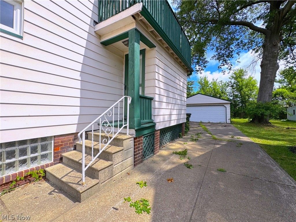 Photo of 1505 E 196th Street, Euclid, OH 44117 (MLS # 5225666)