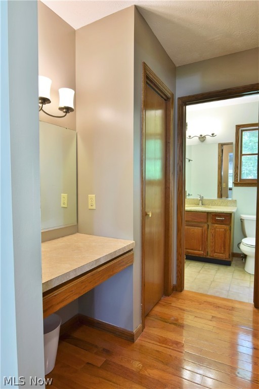 John Lyons 01 - Residential