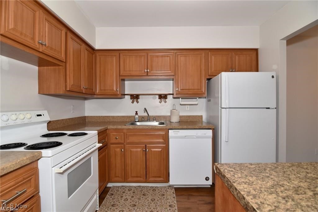 Heritage Circle Condo - Residential