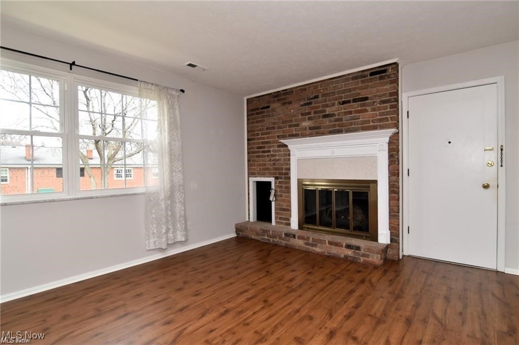 Heritage Circle Condo - Residential