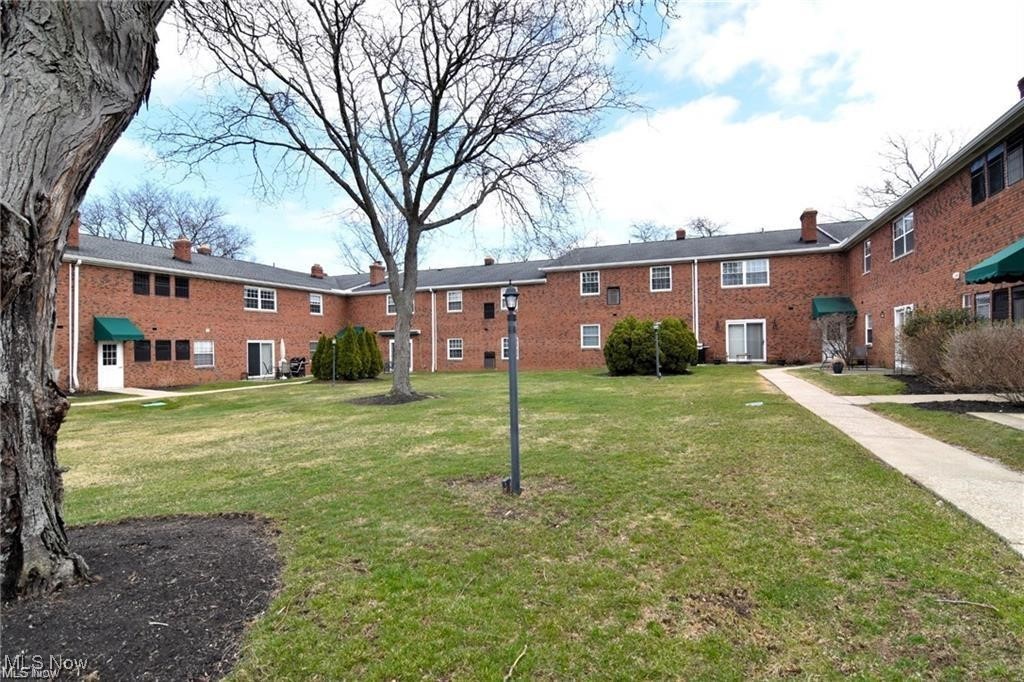 Heritage Circle Condo - Residential