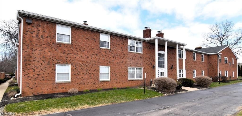 Photo of 2854 Pease Drive, Rocky River, OH 44116 (MLS # 5165148)